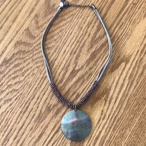 Round pendant necklace